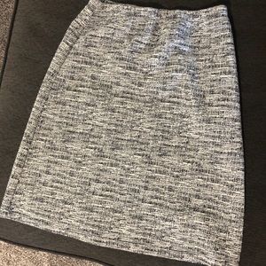 le lis black and white pull on pencil skirt